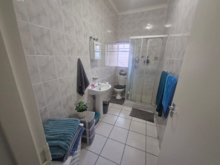 3 Bedroom Property for Sale in Safari Gardens North West